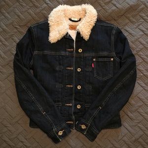Levi’s Sherpa-lined dark denim jacket size XS